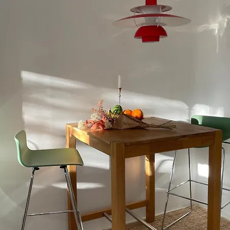 Designerwohnung Mit Malerischer Terrasse - Modern, Gemuetlich & Zentral Apartment